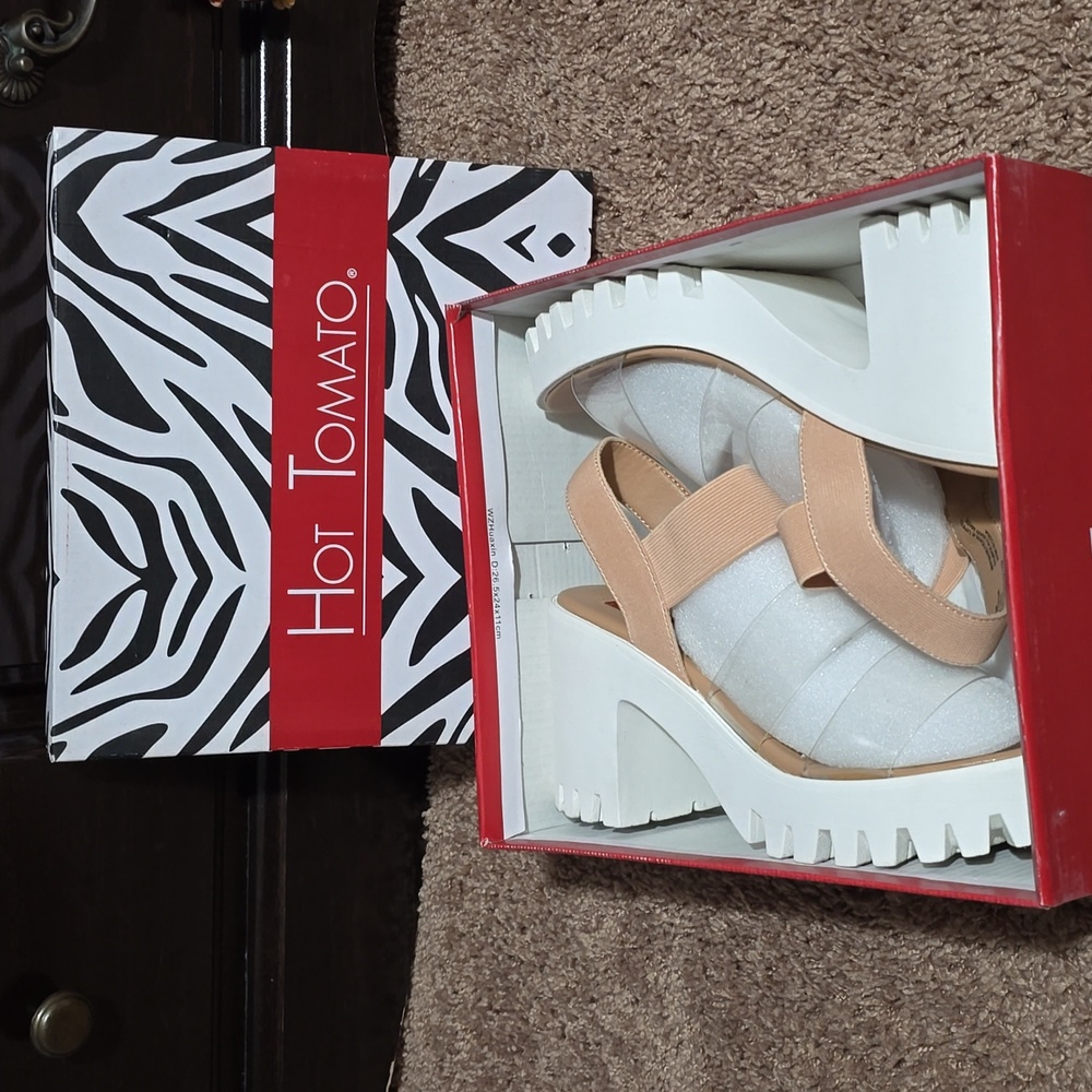 Wedged peep toe sandals